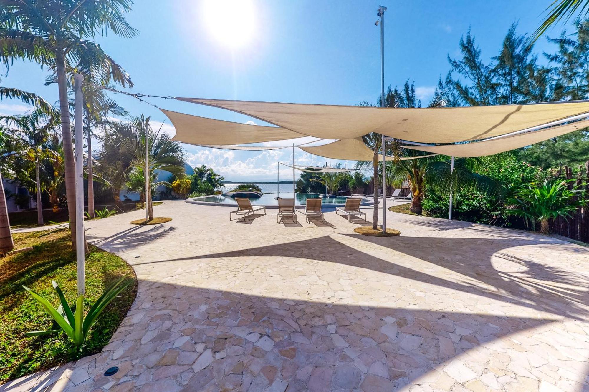 Swan Villas Maya Beach Room photo