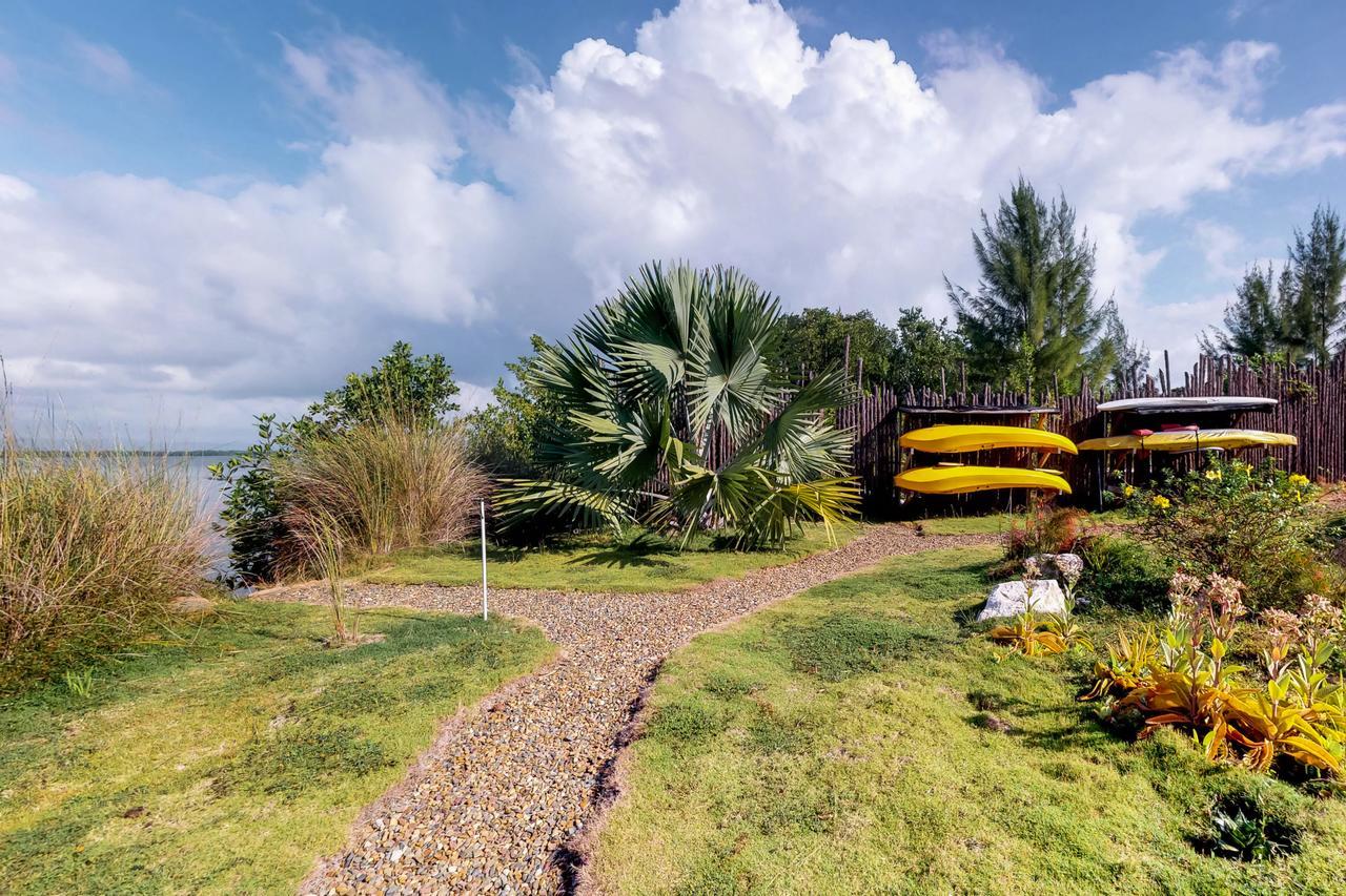 Swan Villas Maya Beach Exterior photo